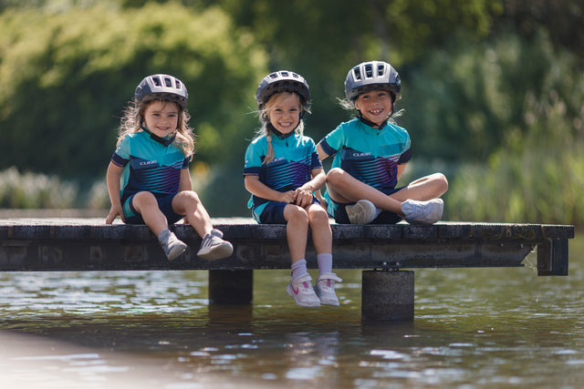 Kinderen in fietskleding van CUBE