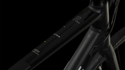 CUBE ATTAIN RACE BLACK/WHITE