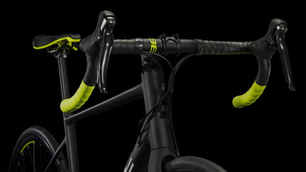CUBE ATTAIN RACE BLACK/WHITE