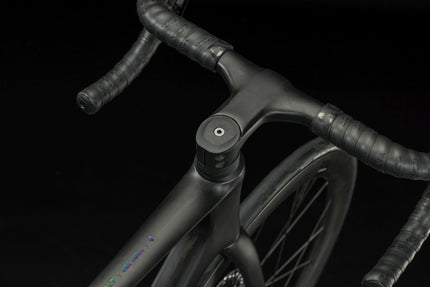 CUBE LITENING AIR C:68X SLT CARBON/RAINBOW