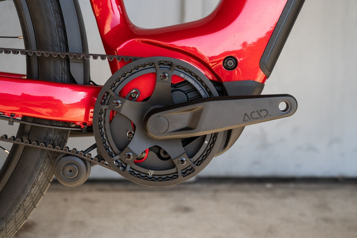 WAT IS HET VERSCHIL TUSSEN EEN FIETS MET EEN KETTING- EN EEN RIEMAANDRIJVING?