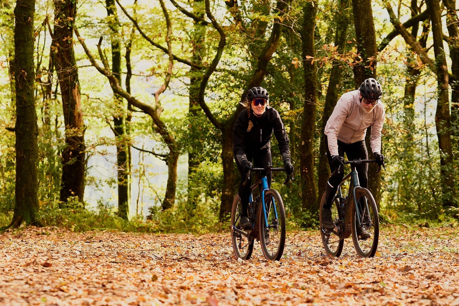 ZO BLIJF JE VEILIG DOORFIETSEN IN DE HERFST