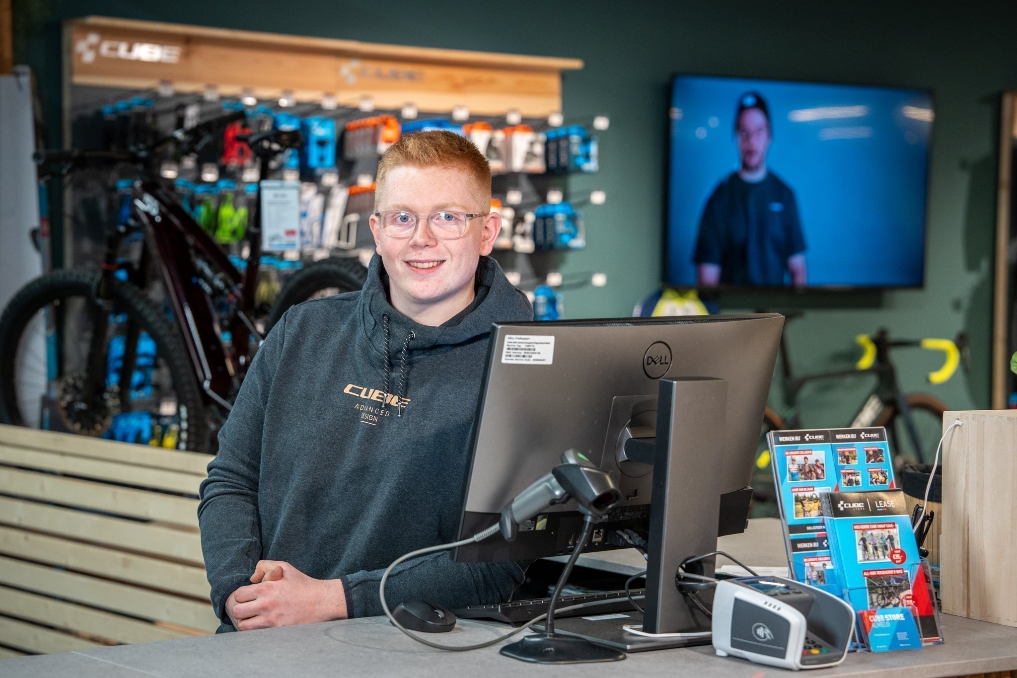 VERKOOPMEDEWERKER CUBE STORE ALMELO