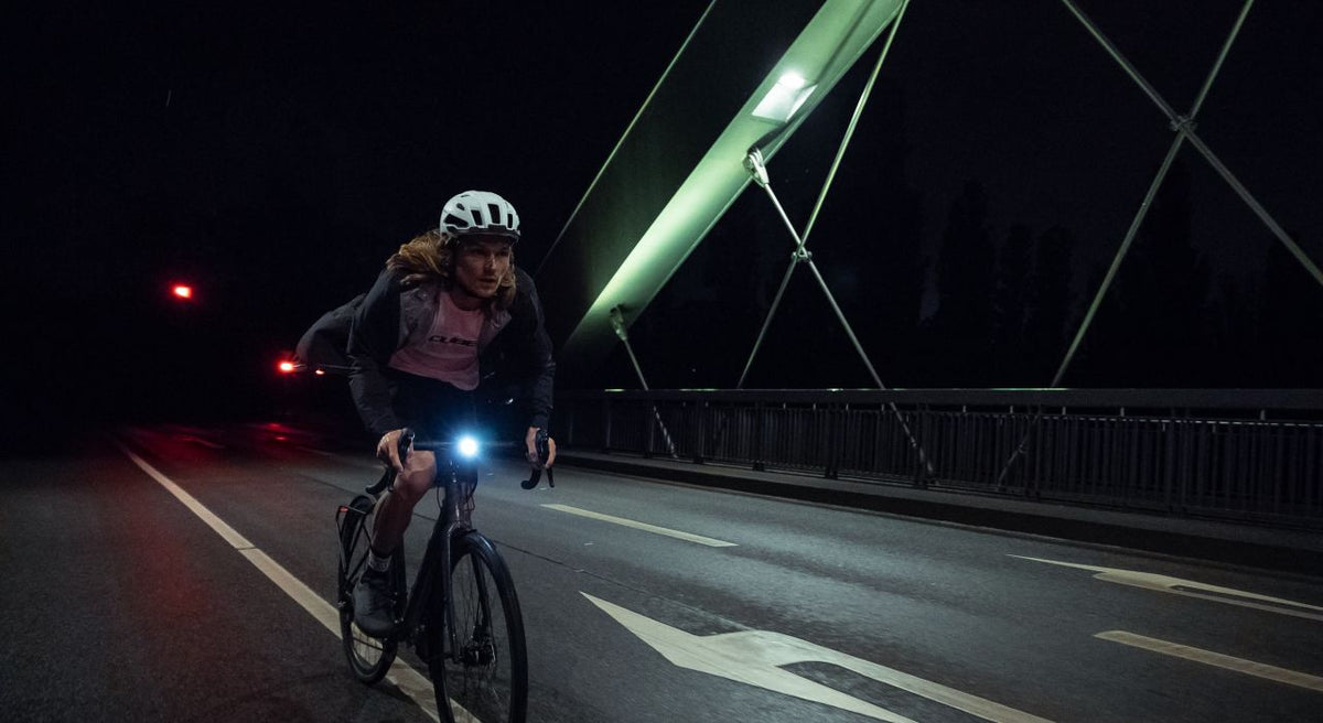 ZO FIETS JIJ OOK MET SLECHT WEER GEWOON DOOR