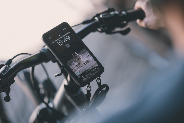 CUBE fiets met telefoonhouder