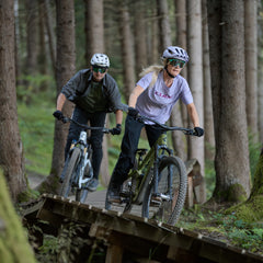 Dames CUBE MTB in het bos