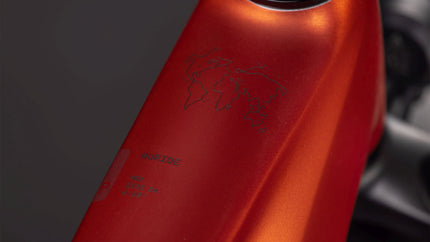 CUBE NURIDE HYBRID PRO 600 CHILLI/BLACK