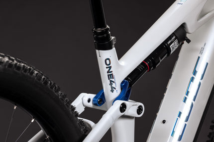 CUBE STEREO HYBRID ONE44 HPC PRO 800 METALLICWHITE/BLUE