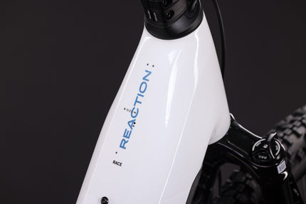 CUBE REACTION HYBRID RACE 800 SNOW/BLACK