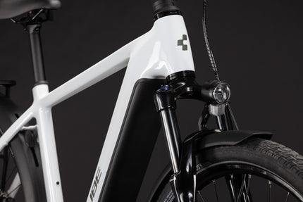 CUBE TOURING HYBRID ONE 600 METALLICWHITE/CHROME