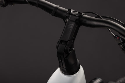 CUBE TOURING HYBRID ONE 600 METALLICWHITE/CHROME