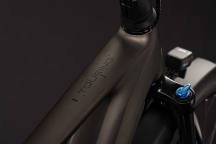 CUBE TOURING HYBRID PRO 800 METALLICUMBRA/BLACK