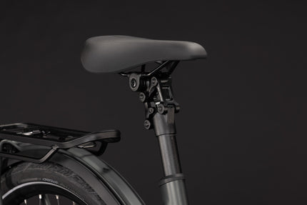 CUBE KATHMANDU HYBRID DELUXE PRO 800 BLACKFOREST/CHROME