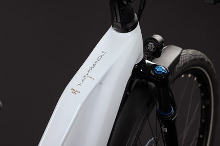 CUBE KATHMANDU HYBRID DELUXE PRO 800 METALLICWHITE/CHROME