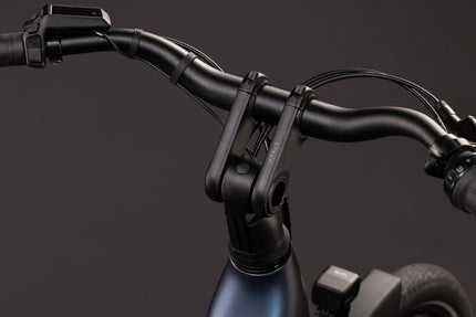 CUBE SUPREME HYBRID DELUXE ONE 600 NAVYBLACK/BLACK