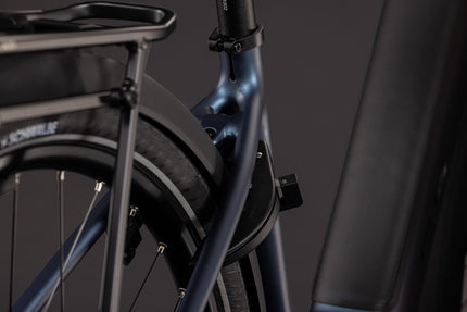 CUBE SUPREME HYBRID DELUXE ONE 600 NAVYBLACK/BLACK