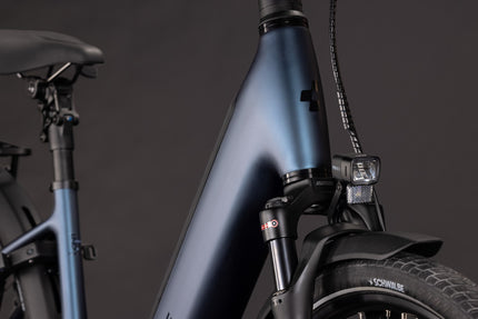 CUBE SUPREME HYBRID DELUXE ONE 600 NAVYBLACK/BLACK