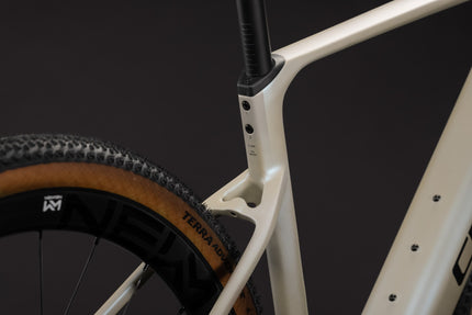 CUBE NUROAD HYBRID C:62 SLX 400X GLINTSAND/BLACK
