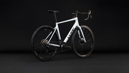 CUBE ATTAIN RACE GLACIER/BLACK