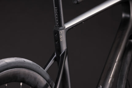 CUBE ATTAIN C:62 RACE CARBON/COALCHROME