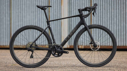CUBE ATTAIN C:62 RACE CARBON/COALCHROME