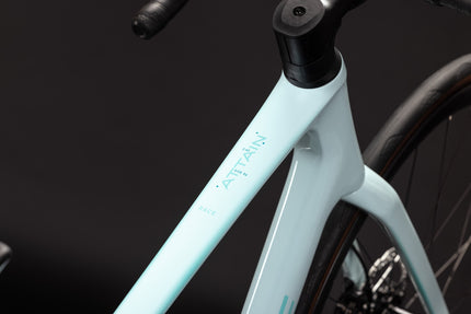CUBE ATTAIN C:62 RACE FROSTYMINT/MINT