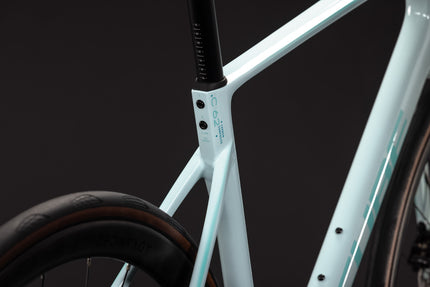 CUBE ATTAIN C:62 RACE FROSTYMINT/MINT