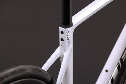 CUBE ATTAIN C:62 SLX METALLICWHITE/BLACK