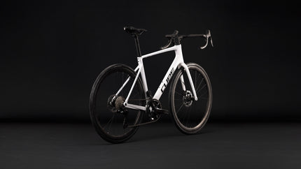 CUBE ATTAIN C:62 SLX METALLICWHITE/BLACK
