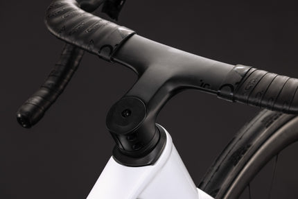 CUBE LITENING AERO C:68X PRO CHALKY/BLACK