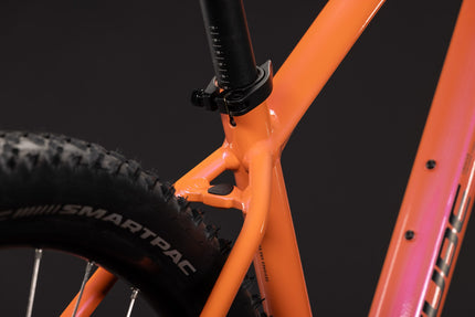 CUBE AIM ONE SALMON/BLACK