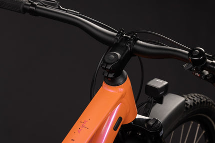 CUBE AIM ONE FE SALMON/BLACK