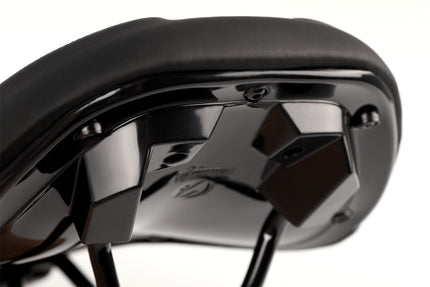 Natural Fit Saddle Sequence Lite Black