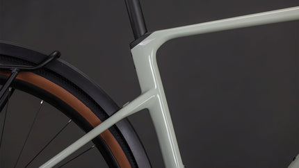 CUBE NUROAD HYBRID C:62 RACE 400X FE REEDBEIGE/BLACK