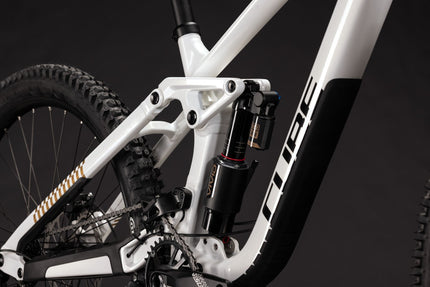 CUBE TWO15 RACE POWDERGOLD/BLACK