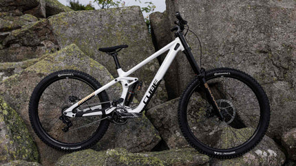 CUBE TWO15 RACE POWDERGOLD/BLACK