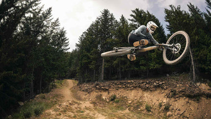 CUBE TWO15 RACE POWDERGOLD/BLACK