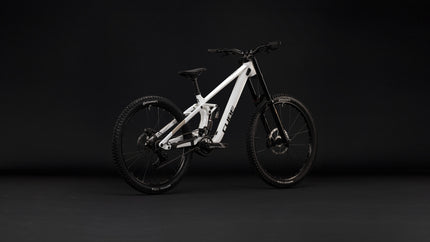 CUBE TWO15 RACE POWDERGOLD/BLACK
