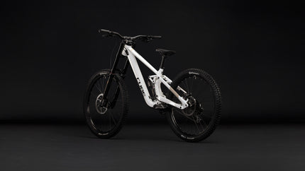 CUBE TWO15 RACE POWDERGOLD/BLACK