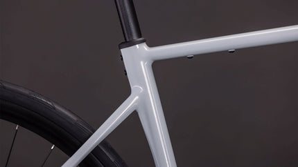 CUBE ATTAIN RACE FOGGREY/SHIFT