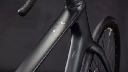 CUBE ATTAIN C:62 RACE BLACKLINE