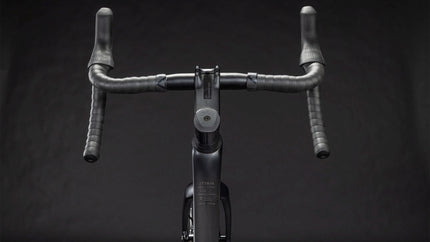 CUBE ATTAIN C:62 RACE BLACKLINE