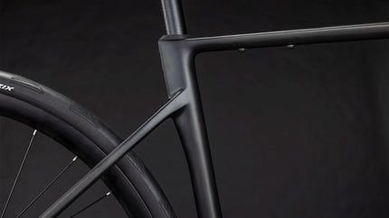 CUBE ATTAIN C:62 RACE BLACKLINE