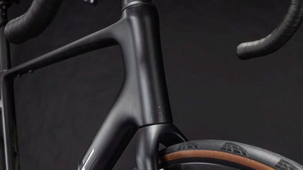 CUBE ATTAIN C:62 SLT CARBON/COALCHROME