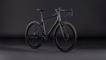 CUBE ATTAIN C:62 SLT CARBON/COALCHROME