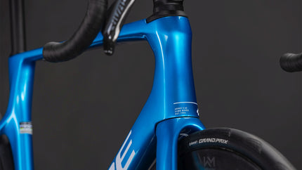 CUBE AGREE C:62 EX TOPASBLUE/WHITE