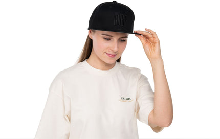 CUBE CAP THE EMBOSSED CUBE BLACK/BLACK