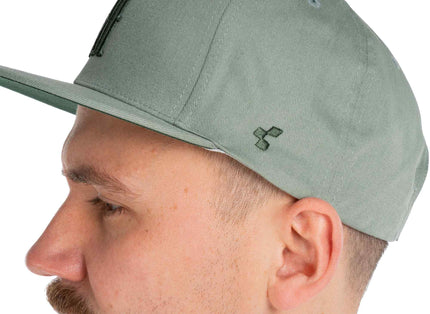 CUBE CAP THE EMBOSSED CUBE SAGE