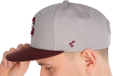 CUBE CAP THE EMBOSSED C GREY/BORDEAUX