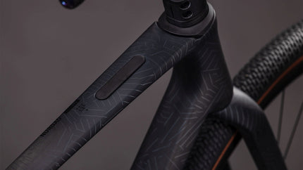 CUBE NUROAD C:62 EXC CARBON/CRISSCROSS